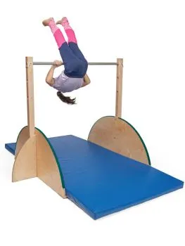 Children's indoor climbing frame with fall protection and child rolling over Children's indoor climbing frame with fall protection and child rolling over