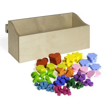 Hanging box with wooden building blocks for the MandaLay wall game