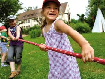 Tauziehen im Kindergarten Tauziehen im Kindergarten