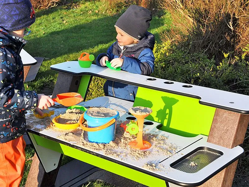 Gartenspielcenter Element Kindertheke-Kinderkaufladen auf dem Kindergartenspielplatz