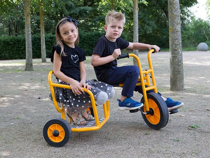 Rabo Kindertaxi Seitenwagen das Kinderfahrzeug für soziale Interaktion im Kindergarten Rabo Kindertaxi Seitenwagen das Kinderfahrzeug für soziale Interaktion im Kindergarten