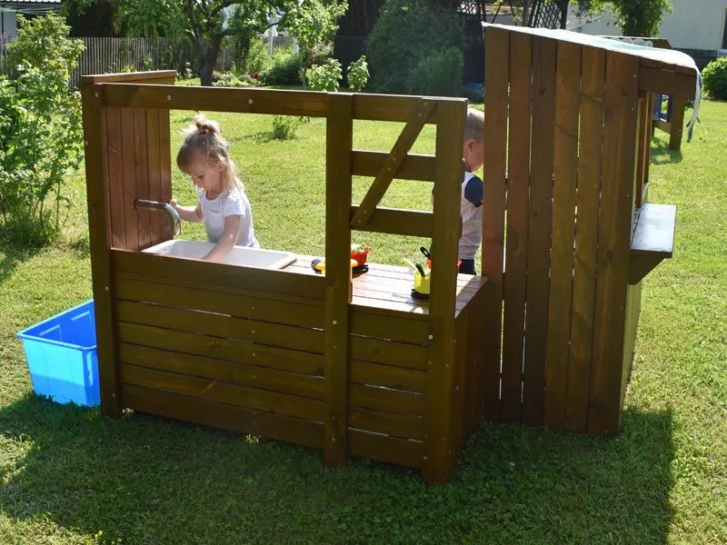 Outdoor children's kiosk with kitchen Outdoor children's kiosk with kitchen