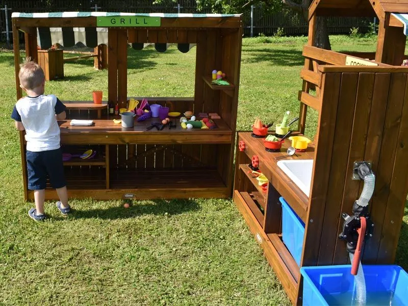 Outdoor children's kiosk with kitchen Outdoor children's kiosk with kitchen