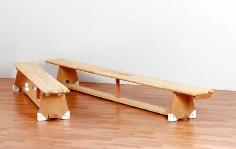 Narrow gymnastics bench in 2 seat heights, with 4 different lengths and in 4 different colors Narrow gymnastics bench in 2 seat heights, with 4 different lengths and in 4 different colors