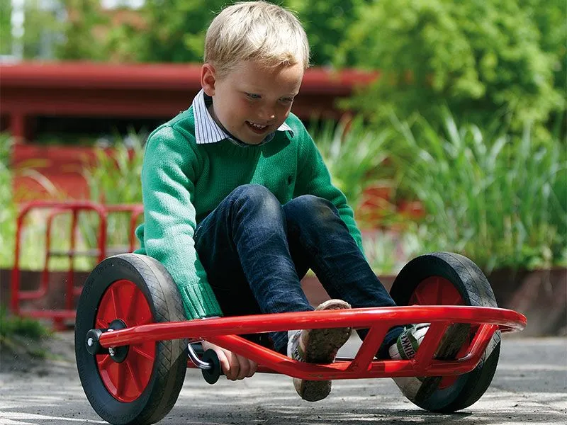 Winther Swingcart small with happy children on the playground Winther Swingcart small with happy children on the playground