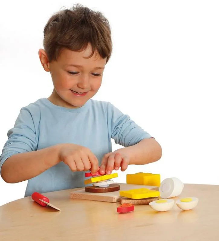 Cutting set sandwiches, with child