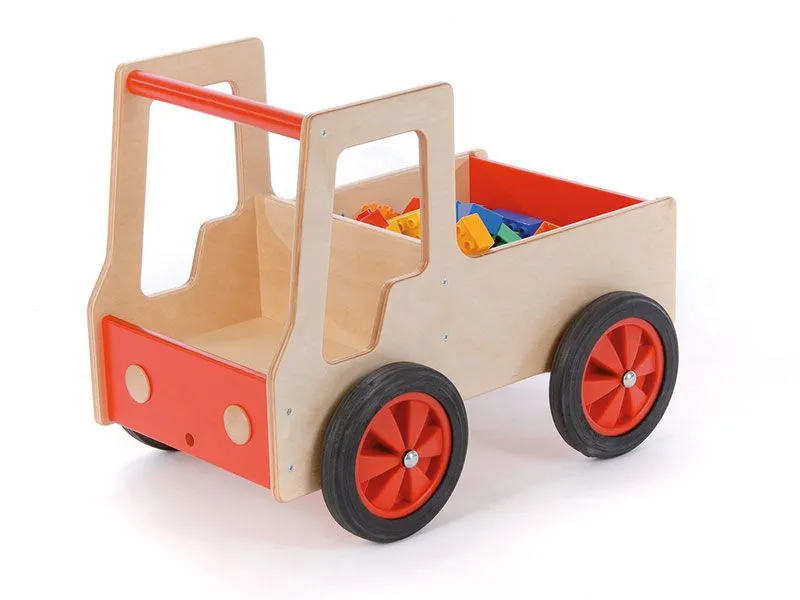 Grosses Holzfahrzeug Lastwagen mit Pritsche Grosses Holzfahrzeug Lastwagen mit Pritsche