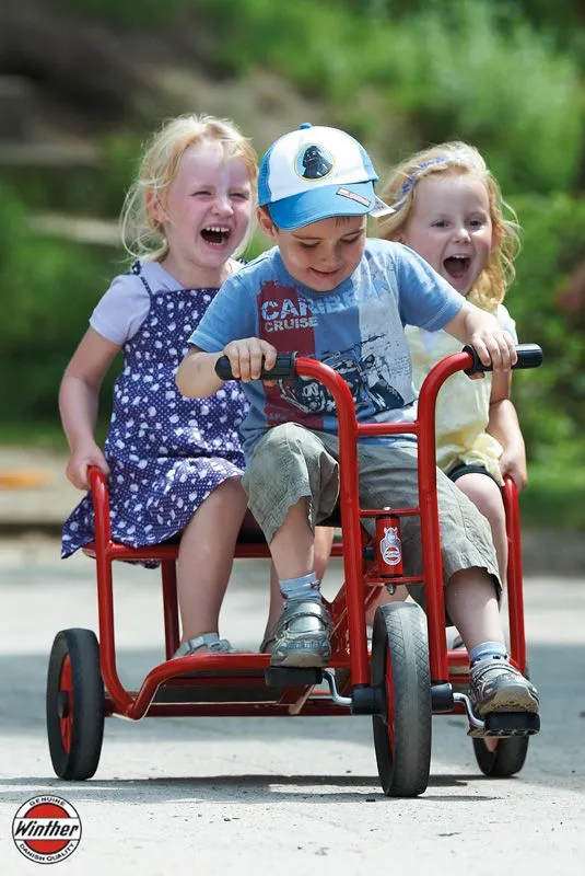 Winther double taxi twin Taxi in action with children Winther double taxi twin Taxi in action with children