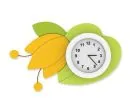 Wanduhr Blüte mit Blättern-Bild1-Kinderuhr mit gelber Blüte auf grünem Blatt